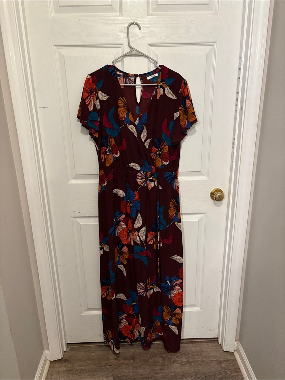 Women’s dress - Picture 1 of 3